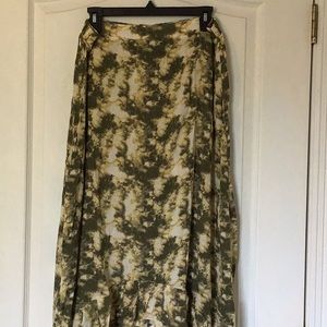 Bobeau Olive Tie Dye Hi-Lo Midi Skirt